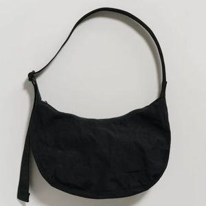 New baggu medium crescent bag in black
(NWT)